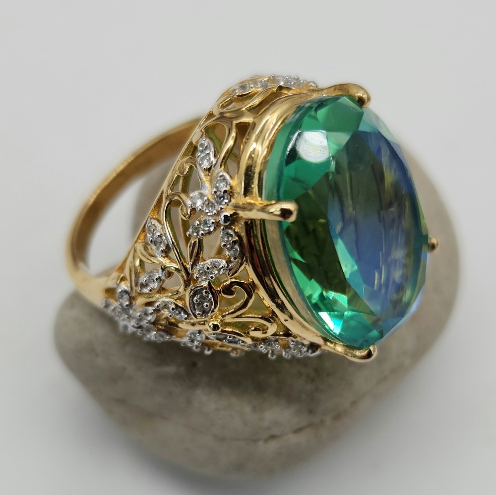 Peacock Quartz, Triplet . White Zircon. Ring.